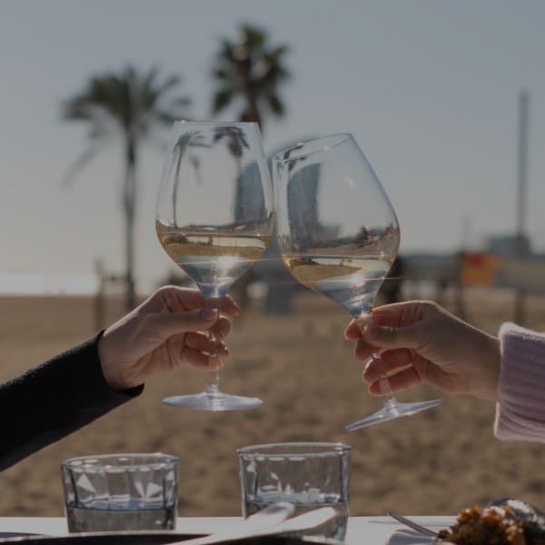 Tancament d'any, brindis vora el mar | Familia Nuri