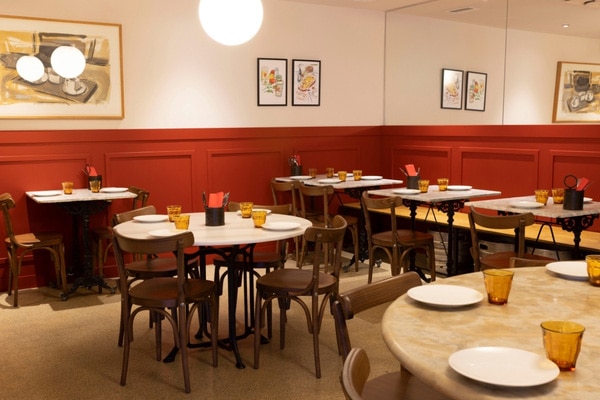 Bar Nuri sala interior I Familia Nuri