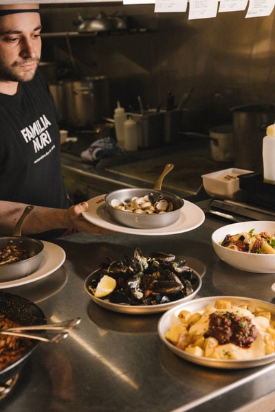 Reposicionament Bar Nuri platets I Familia Nuri